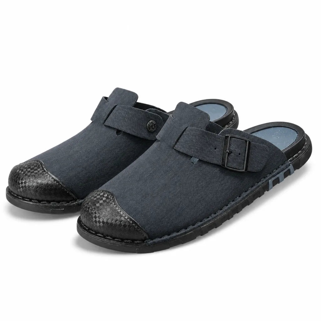 Brewster Closed Toe Slides - Color:Black;Size:38