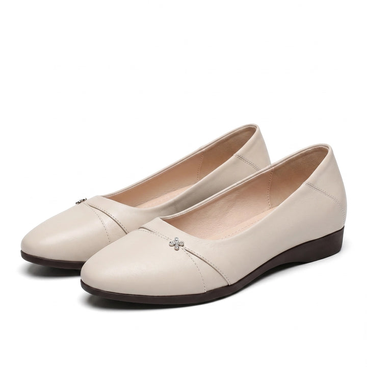Sophia Moore Pointed Loafers - Color:Off-white;Size:35